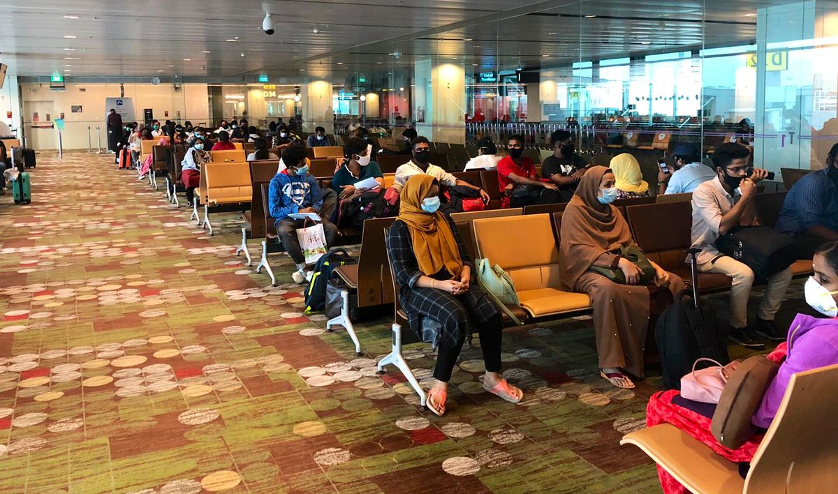 HCI_Singapore's tweet photo. 4th flt under #VandeBharatMission from #Singapore &amp; 2nd flt of d day departed for #Bengaluru and #Kochi wit full load of 180 pax.
Sm returning to tragedy or to a sick parent at home; ladies jus beating deadline for travel in pregnancy:
Another flt to #Bengaluru tmrw already full. https://t.co/mmBwJx8aHX