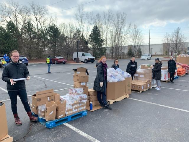 WayneGradSchool's tweet photo. When #COVID19 arrived in metro #Detroit, PhD candidate in nutrition and food science, Jeneen Ali, volunteered with Gleaners to distribute food at pop-up locations around SE #Michigan, and then she caught the virus. #WarriorStrong #DetroitTogether https://t.co/XzWtFtqmpp https://t.co/nkeockVp37