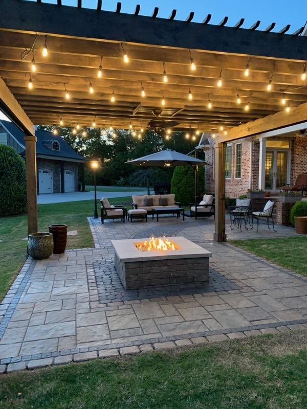 TechoNerren's tweet photo. Now this is a homeowner’s dream backyard! These #CatalogWorthy shots were installed by our #TechoPro @dreamscapespro. Loving the blend of @techobloc products here including our #Blu, #Antika, #Squadra, #Villagio, and capped off with our #BrandonWall firepit! 🔥🔥🔥 https://t.co/NIWrDrnwMk
