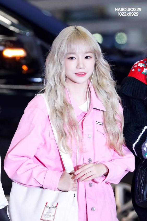 a lot of blonde yuri pics bc i miss hera thread;