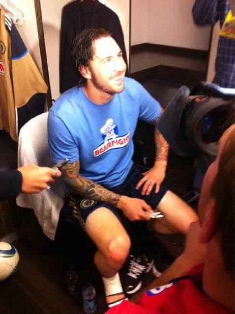 BearfightFC's tweet photo. 2011, a small supporter group popped up at Union matches, Bearfight Brigade. We handed @DannyCaliff a tee shirt after a match and he wore it when the press came in. A few years later, @BearfightFC happens with DC4 as our first center back. #ourroots #punksoccer https://t.co/sJuR7EiAGB