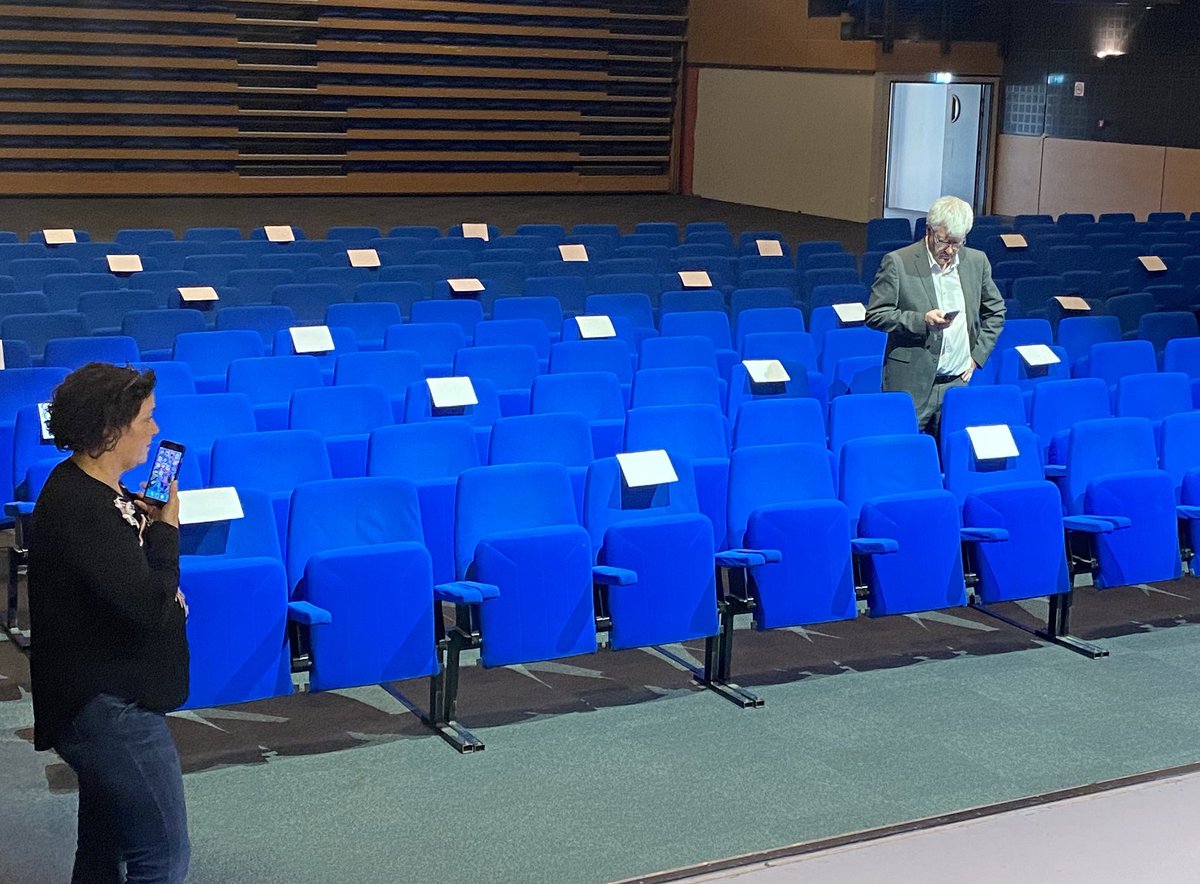 KARLOLIVE's tweet photo. Le nouveau conseil municipal de ⁦@villepoissy⁩ sera installé le samedi 23 mai 2020 en matinée au forum Armand-Peugeot. En respectant les distanciations physiques. https://t.co/qNQFevWktU
