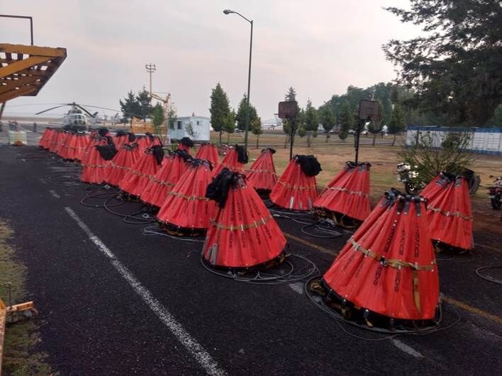 The 303rd Air Squadron of the Mexican Air Force at Santa Lucia Air Base with their display of #BambiBuckets.
.
Photo Credit: Lieutenant Raul Jafet Cañas
.
#ContinuouslyEvolving #DrivenByInnovation #BuiltToEndure
#AerialFirefighting #Wildfire #BambiBucket #Helicopters