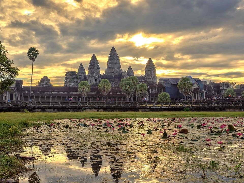 seyhasam's tweet photo. https://t.co/vDnH17QI9H
Angkor Wat #Sunrise Tour @vrsrsiemreap | #RetweeetPlease and #Tours https://t.co/dREhMgz5na