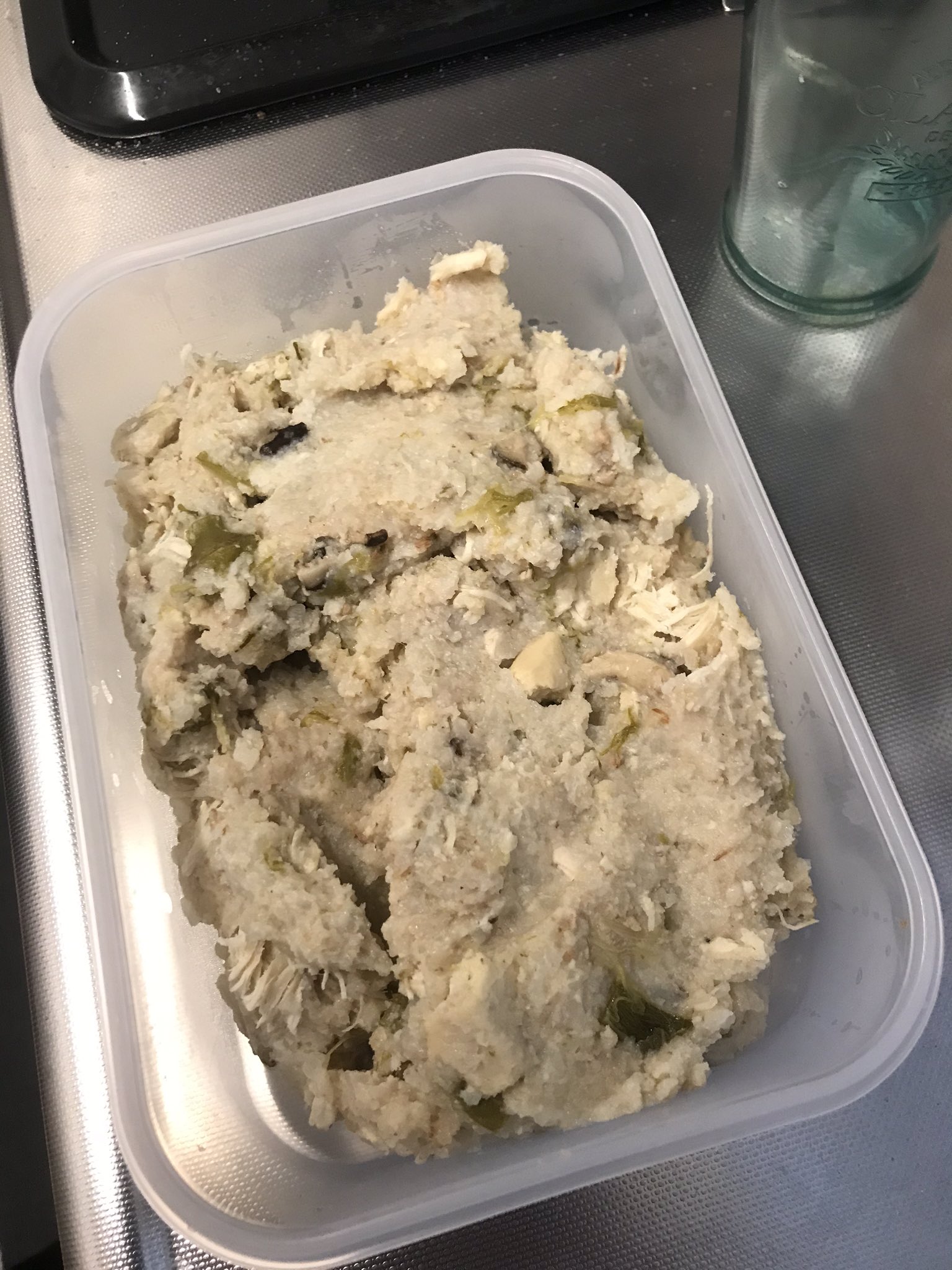 いっし たか 最近食ってる減量食 所謂 沼 の亜種 セメントが白だしで味付けっていうから気になって何となく作ってみた 高野豆腐とかゴロゴロしてるし 多分セメントより塑性体だから 名前つけるならコンクリートってとこかな レシピはリプに書く