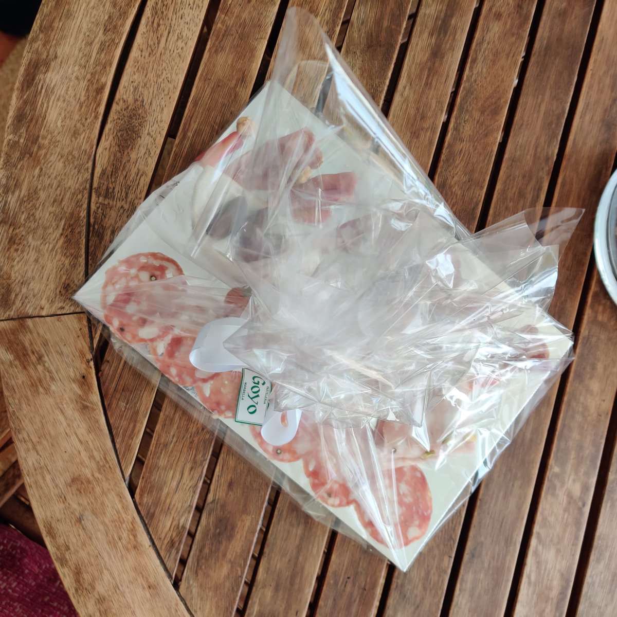 marbAllStars's tweet photo. Hoy te invitamos al aperitivo. Disfrutamos de una bandeja exquisita de embutidos y quesos artesanales con el sello de @GoyoCatering Bocados gloriosos que tienen en el rosado Viñas Daron de @ExcelenciaRonda y distribuido por @ImportmontesSL su mejor complemento #JuntosBrillamosMas https://t.co/rEJ5WMbUeF