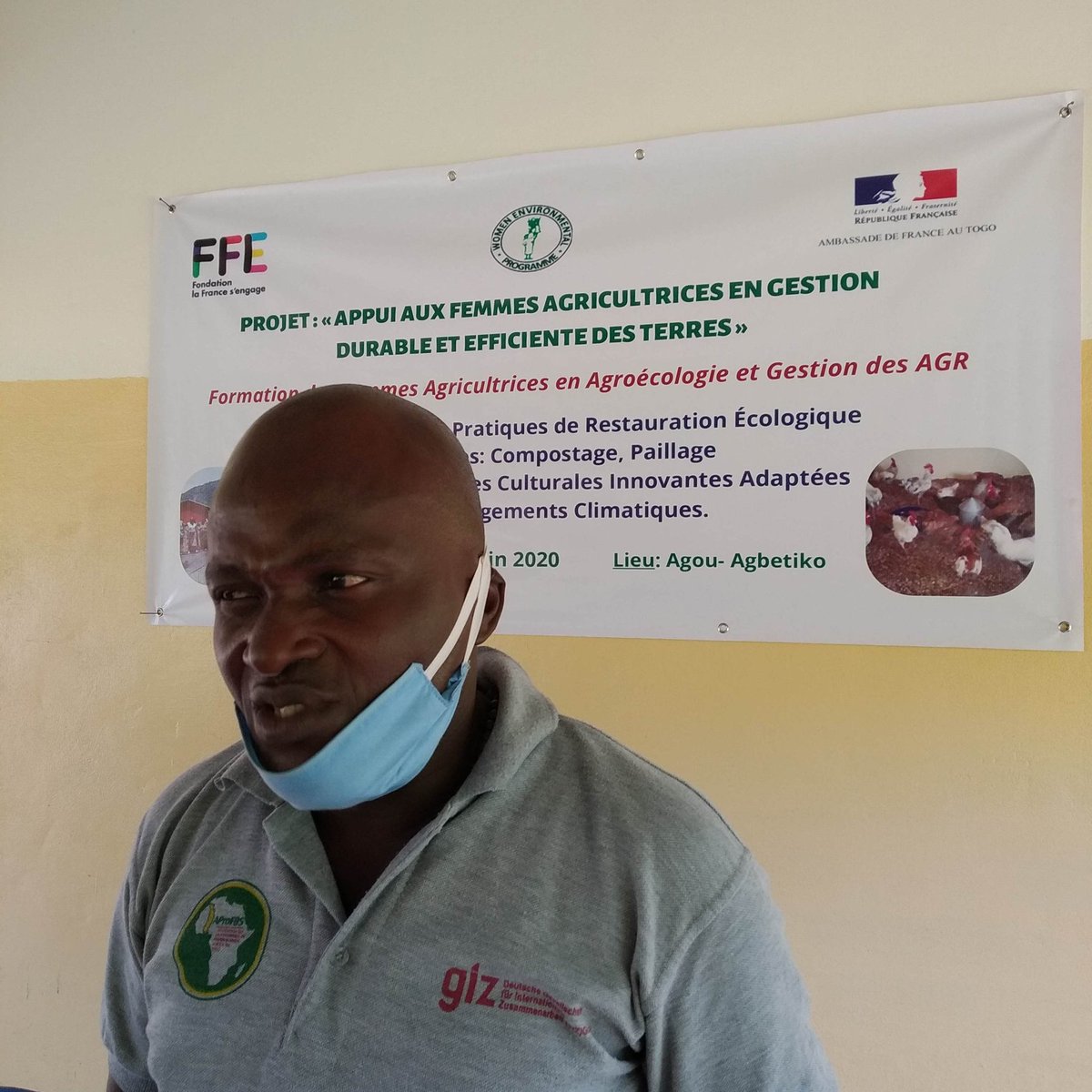 TogoWep's tweet photo. En cours, #formation des #femmes agricultrices en gestion durable et efficiente des terres: module sur les bonnes pratiques de restauration écologiques avec le chef d'agence #ICAT #Agou, M. KLUTSE Essi. https://t.co/tOhI0Wr3NH