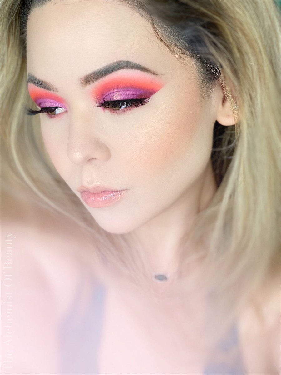 JenTheAlchemist's tweet photo. ✨Bright neon orange &amp; purple eye using #ABH #Norvina Palette vol.3✨
 
 Use :
    •C4 &amp; E3 for crease and bottom     
      lash line
     •E5 to cut crease
      •D2 to highlight center of lid https://t.co/KEa4I61AkM