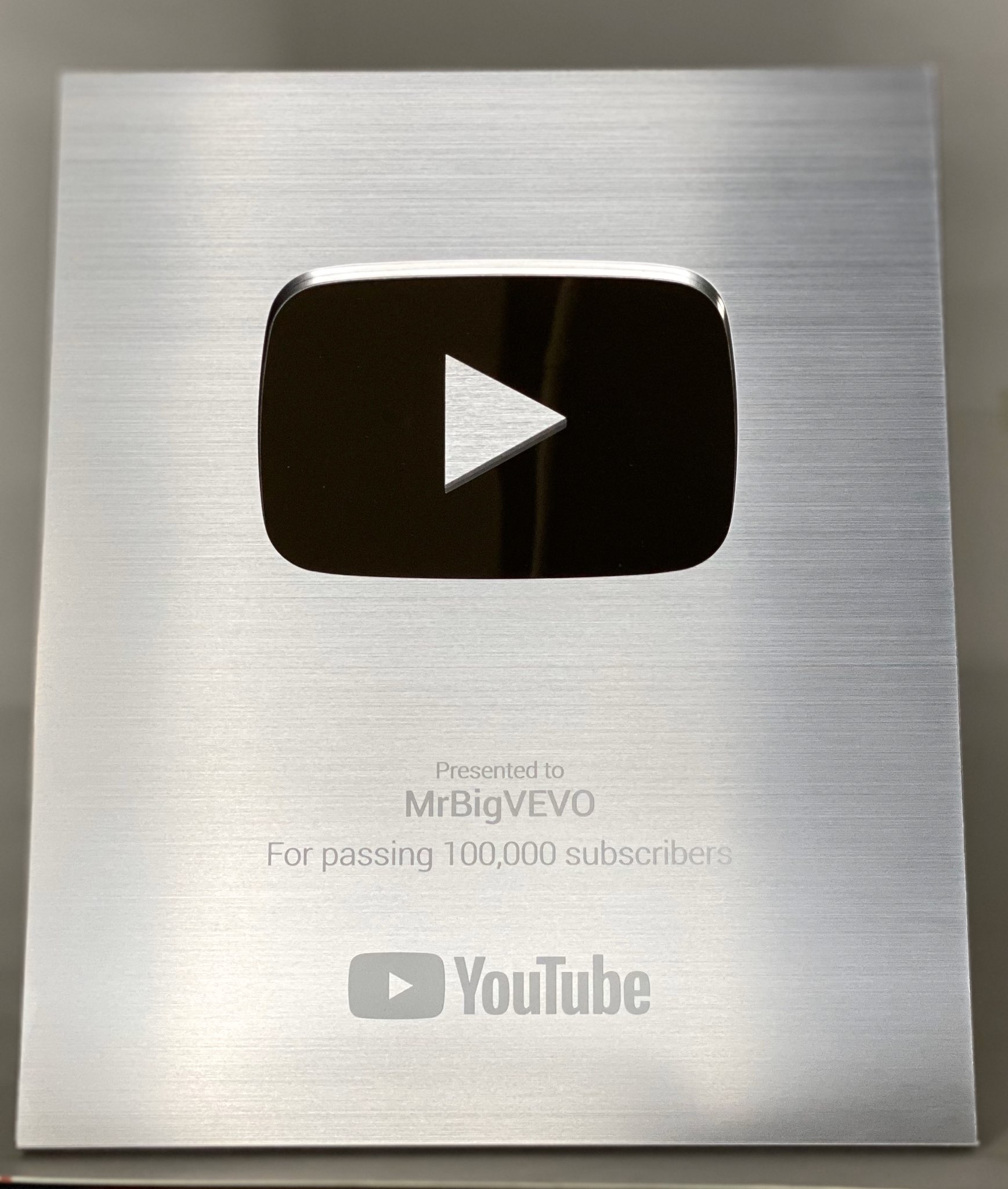 Mr Big Wow Thanks To You We Ve Just Received The The Silver Creator Award From Youtube We Passed 100 000 Subscribers On Our Channel Mrbigvevo We Also Surpassed 1 Million Plays