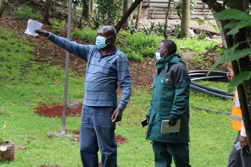 NemaKenya's tweet photo. NEMA inspectors backed by the Environmental Police unit  undertaking aggressive inspections to crack down on all polluters along the Nairobi River @Environment_Ke @StandardKenya @TheStarKenya https://t.co/DDCDgsmVRo