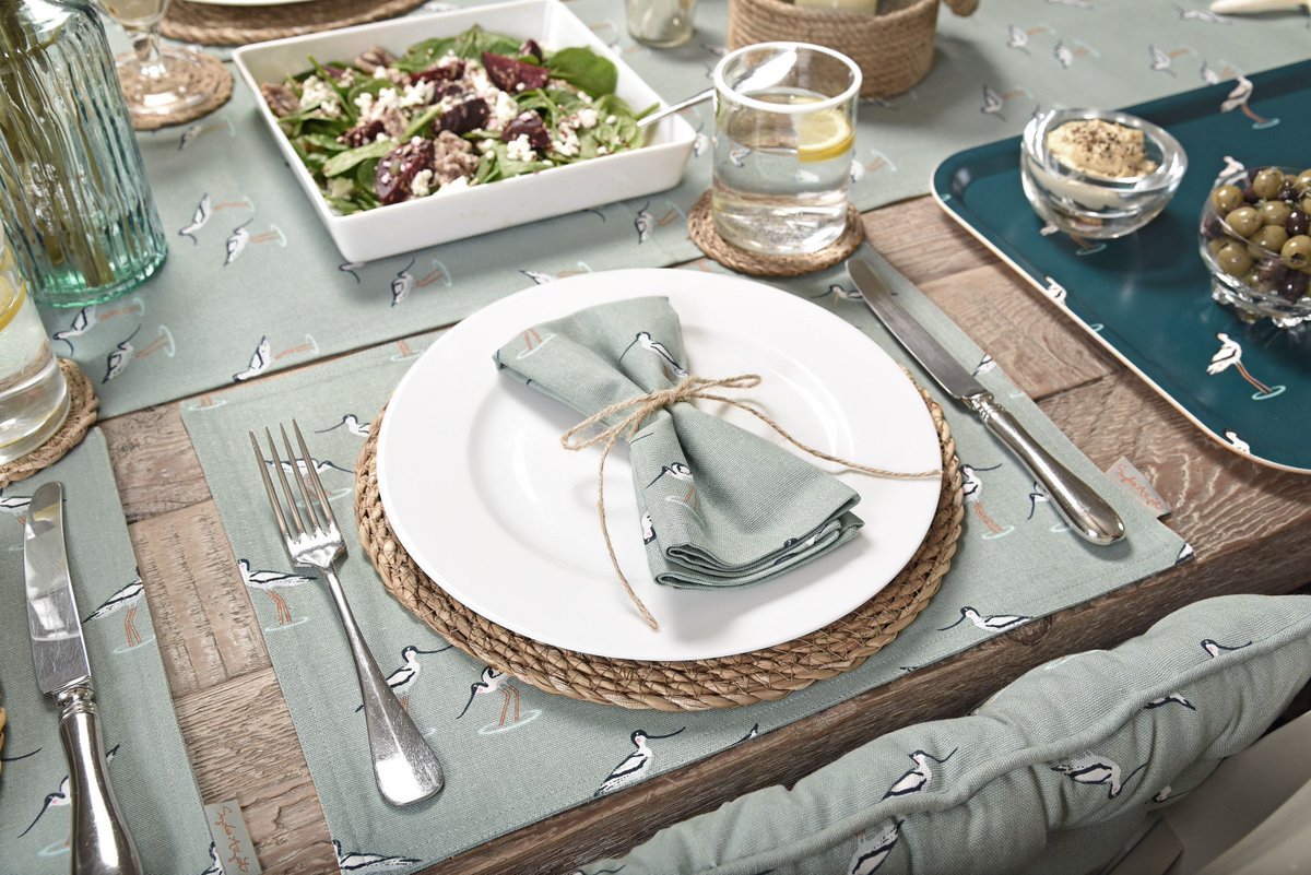 SophieAllport's tweet photo. A beautifully laid table always makes a meal more delicious, wouldn't you agree? https://t.co/MMJJ8Nohms https://t.co/hUpatMP54s