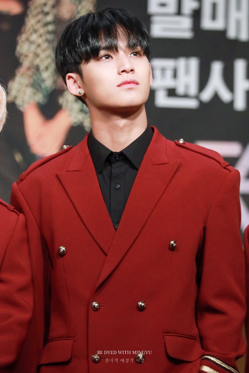 flagyu00's tweet photo. Black hair Mingyu, a thread.
#mingyu #clumsygyu #seventeen #memeteen #mingyumeme #seventeenmeme #kpopmeme #mingyuthread #blackhair https://t.co/ZeHXJ5mlnn