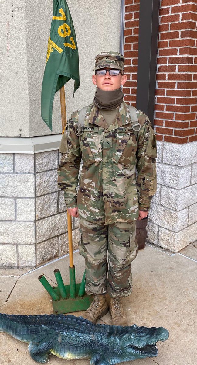 gator_nest's tweet photo. PV2 Jeppson joined the @UTNationalGuard and @USArmyMPCorps to protect and serve. His family has a long tradition of service and he chose to keep things rolling along by joining the @USArmy. There is no doubt he makes his family proud! #WhyDoYouMP? #dragoon14MP https://t.co/ZcWFbfdY1F