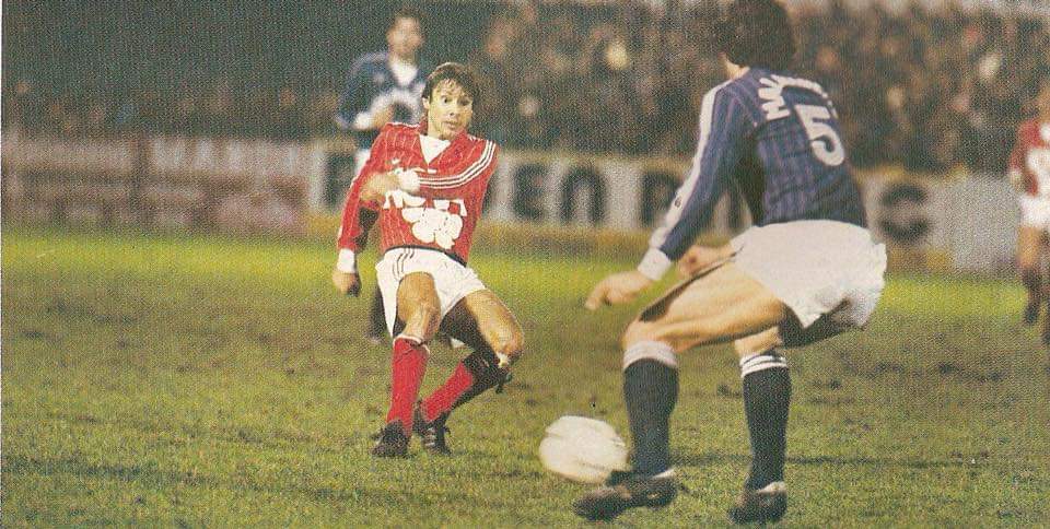 fcr1899's tweet photo. C'est avec une immense tristesse que le @FCRouen vient d'apprendre la disparition de Philippe Redon.

Philippe Redon a porté les couleurs du FCR lors de ses deux dernières saisons en #D1. (De 1983 à 1985) 

Nous ne t'oublierons pas Philippe !

#TeamFCR #Rouen #Normandie https://t.co/bSCUowWTuB