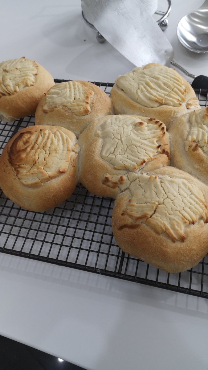 nicolamking's tweet image. Might have to re-name it zebra bread.  #TigerBread #fail. Will try again @nigelmtaylor