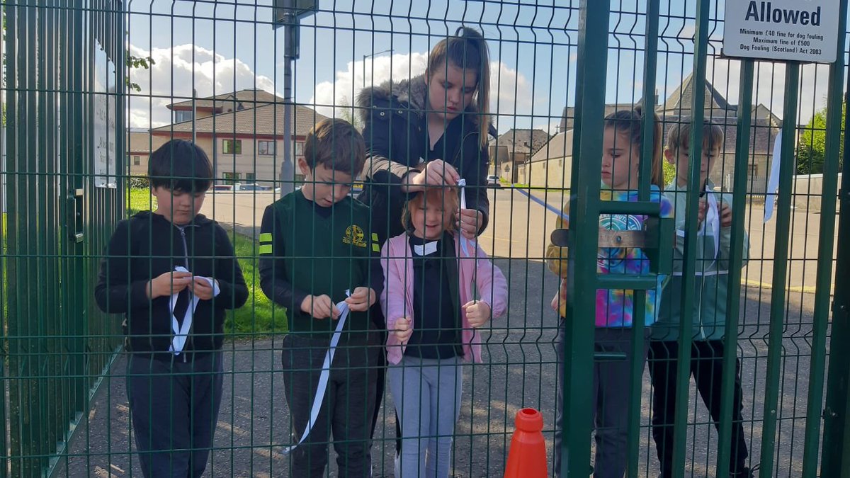 If you are passing our school or ELC as part of your daily exercise, tie a ribbon onto our fence. Add your name/message to your ribbon. This will serve as a colourful and cheerful reminder that we are #OneBigFamilyOneGreatSchool 🌈