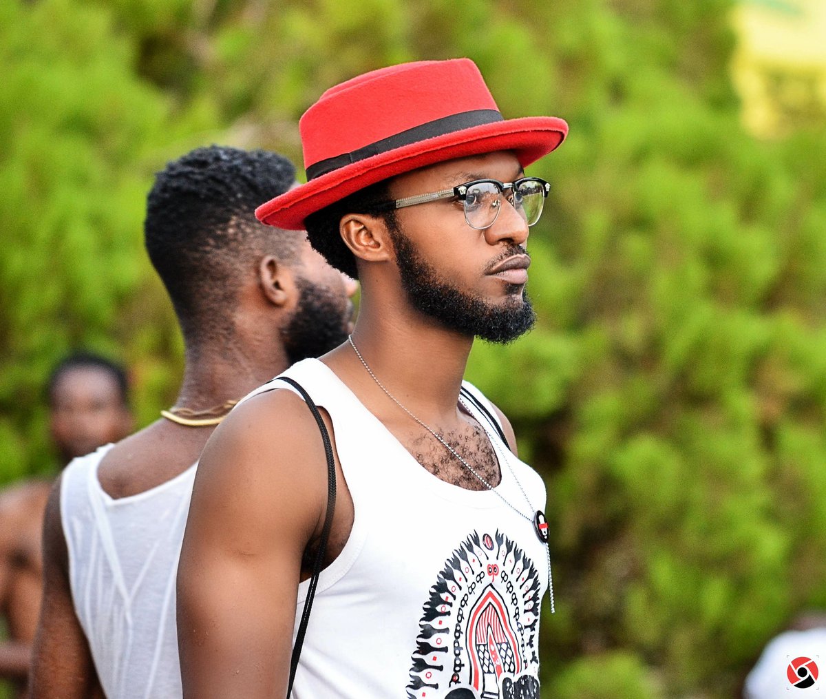 PmDePresenter's tweet image. 🌍⭐📻🎧🎤🇯🇲🇬🇭📣I am #TheFinest join me on the #TerrificTalentTuesday's edition of #TheDrYve with my team namely : @djedita @quorby_spencer  @mrniimer @Macall_Mensah  and my producer @MarvOnAir  we are the #Firesquad ....when we step in the vibe is always different
#Blaklaaa!!