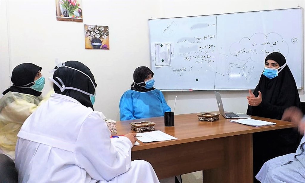 FHS_AUB's tweet photo. โWe exchange stories about hope & recovery, & information about coping strategies with new #COVID19 situations"
Read on helping helpers: #FHSer Sukna Abbass (MPH) provides #mentalhealth support training for #publichealth practitioners during COVID19 https://t.co/4MjSedHMee https://t.co/C98YbyYvq0