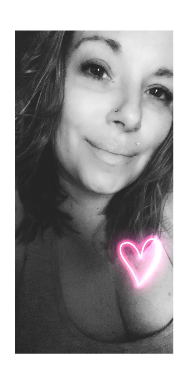 MsNovember94's tweet image. #moreselfies #blahblahblah #filters