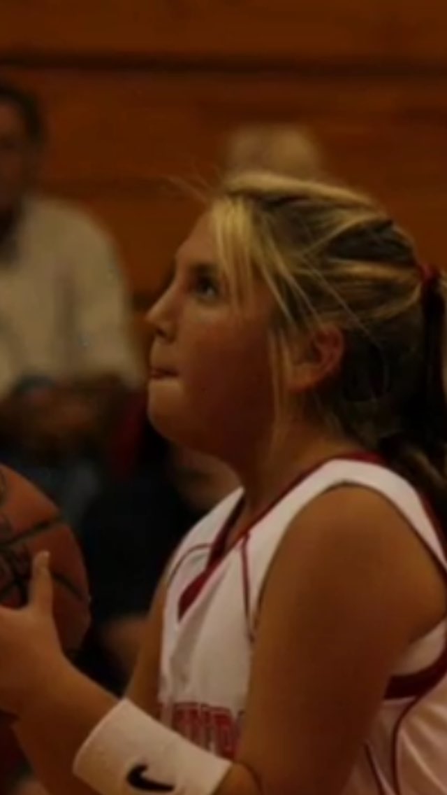 cary_coach's tweet photo. Happy Birthday 🎊🎂🎉🎁 @erica_cary Hope you have a Great Day!! Proud of the person you have grown up to be! https://t.co/vvL5KLIJZ6