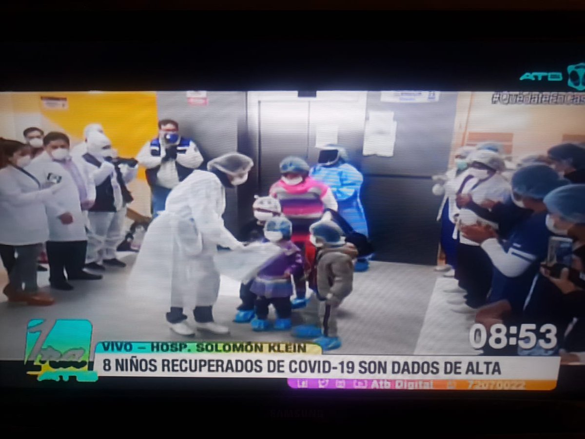 LaRazon_Bolivia's tweet photo. #LoÚltimo
#Cochabamba
Dan de alta a ocho niños que estaban con coronavirus en el Hospital Solomon Klein, en Sacaba. Son cuatro hermanos y cuatro primos que estuvieron internados junto a la mamá de uno de ellos. Fuente: ATB https://t.co/fDncyhzU28