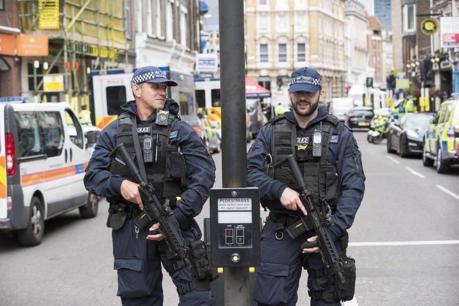 アサルトスーツのツナギと帽子の組み合わせが警察らしくて気に入って