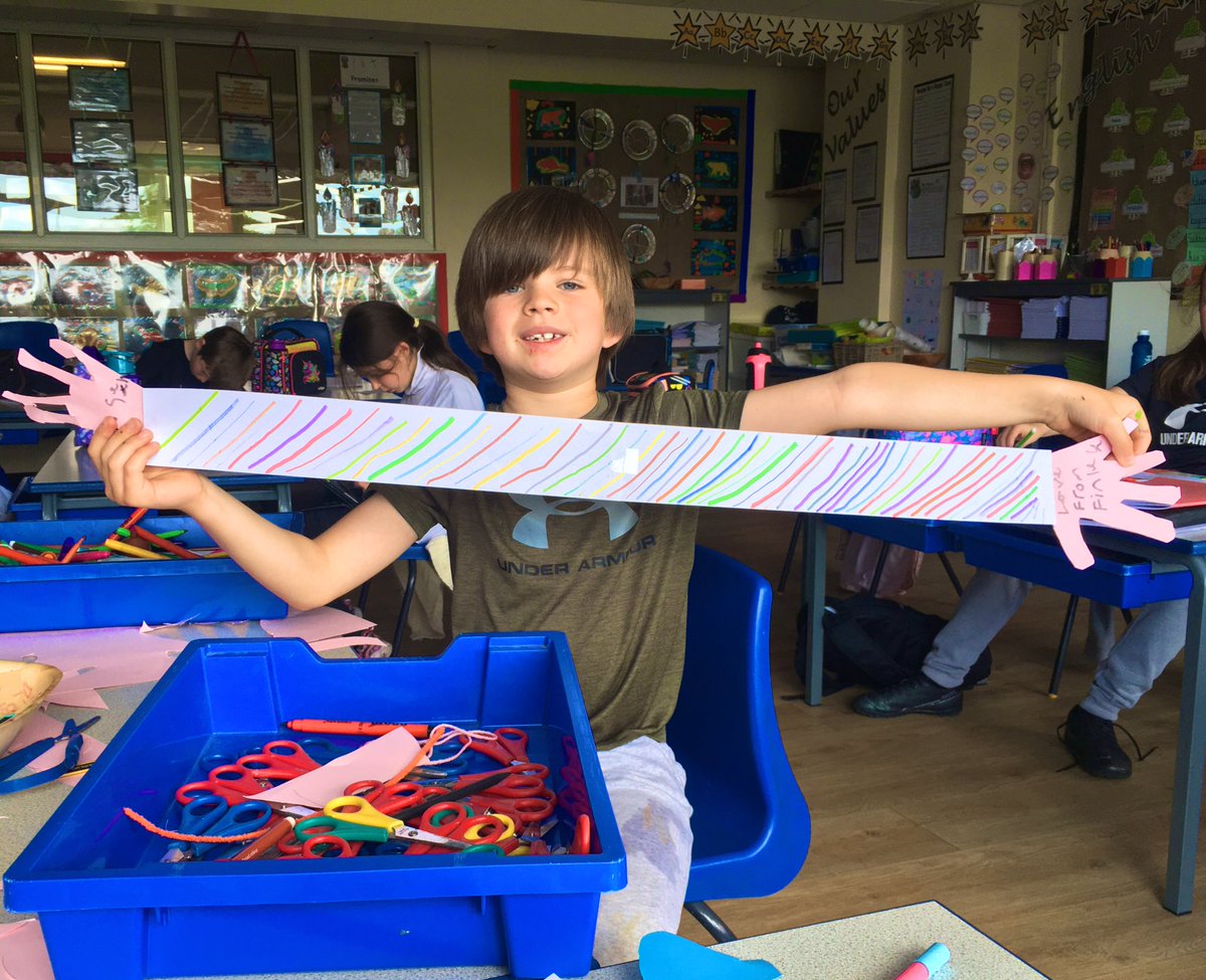 HFCronton's tweet photo. Some of our Key Worker children made virtual hugs for family and friends this afternoon. We think they would brighten anyone’s day! 🌈💜 https://t.co/RTA9abw7DG