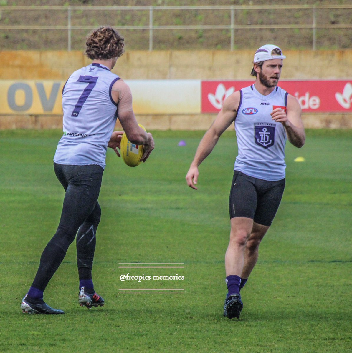 freopics_'s tweet photo. Still no live footy, so I will continue with my old pics. I hope you are enjoying them, as much as I am 😁
#freopics #freopicsmemories #foreverfreo #photographylife #afllover #latergram #perthsportslife #afl #natfyfe #traviscolyer https://t.co/8aSoOgCAWs