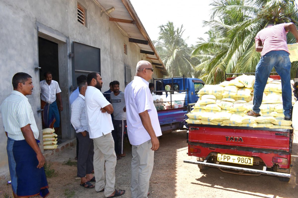 AlmNazeerMP's tweet photo. #Me4You #AlmNazeer #Help4Peoples #Addalaichenai #Ampara https://t.co/AGJTZWdq23