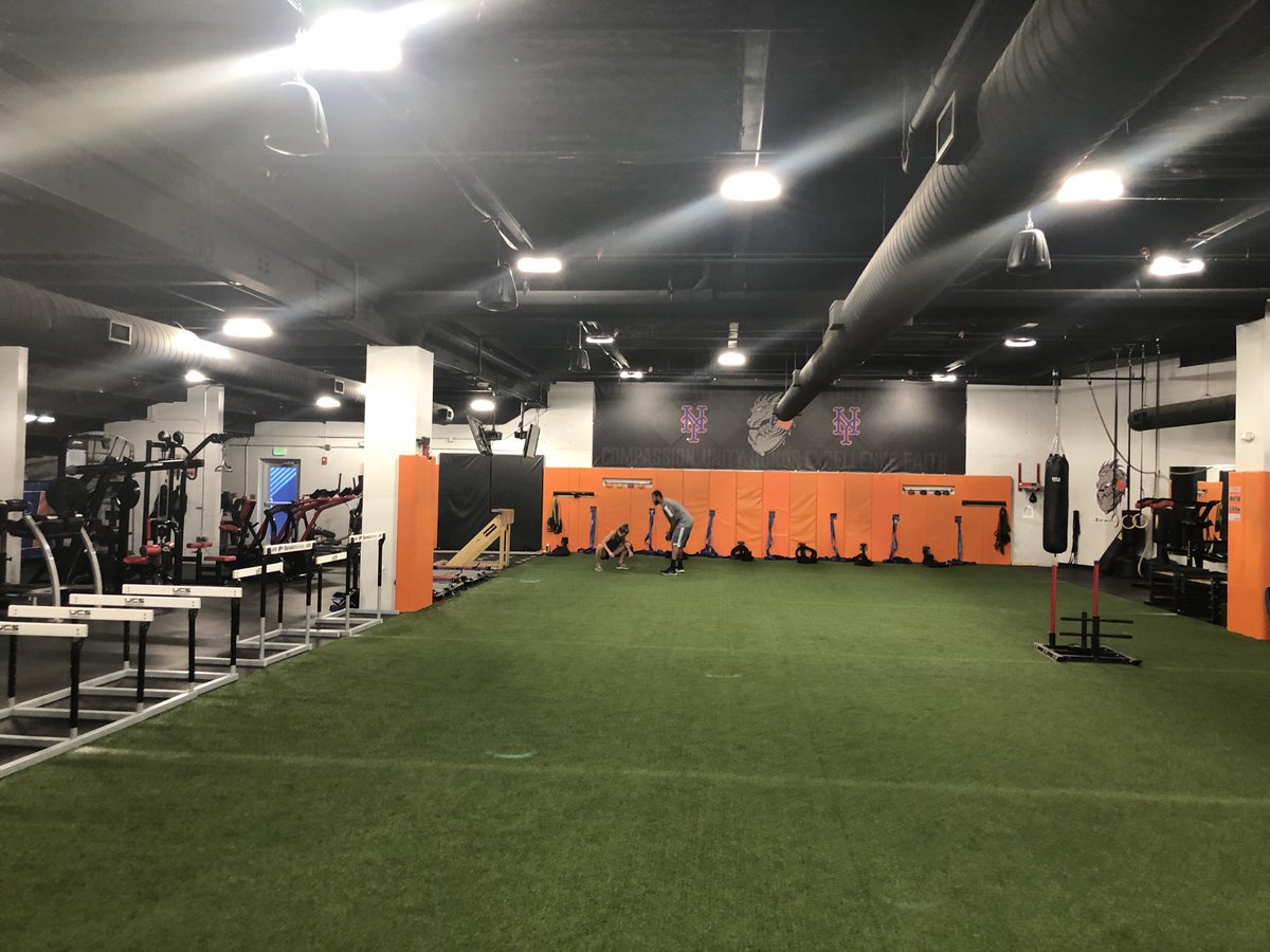 PalmPrep's tweet photo. Our Weightroom is second to None North Palm Beach Prep @CrudupDerrick @Bossman15152 #NPBPrep https://t.co/KXTJAUtqhn