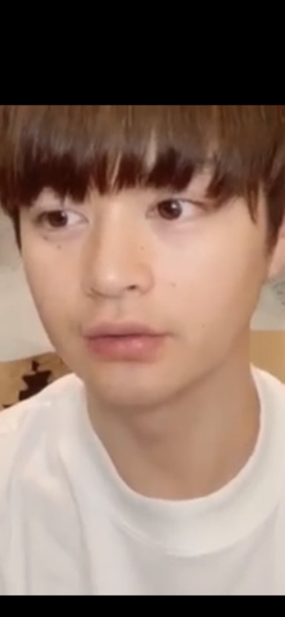 まち もうすぐ32歳 白シャツのせい 前髪のせい 出来の良い中学生 高校生 に見える 若く見える 可愛い過ぎるやろ セトト