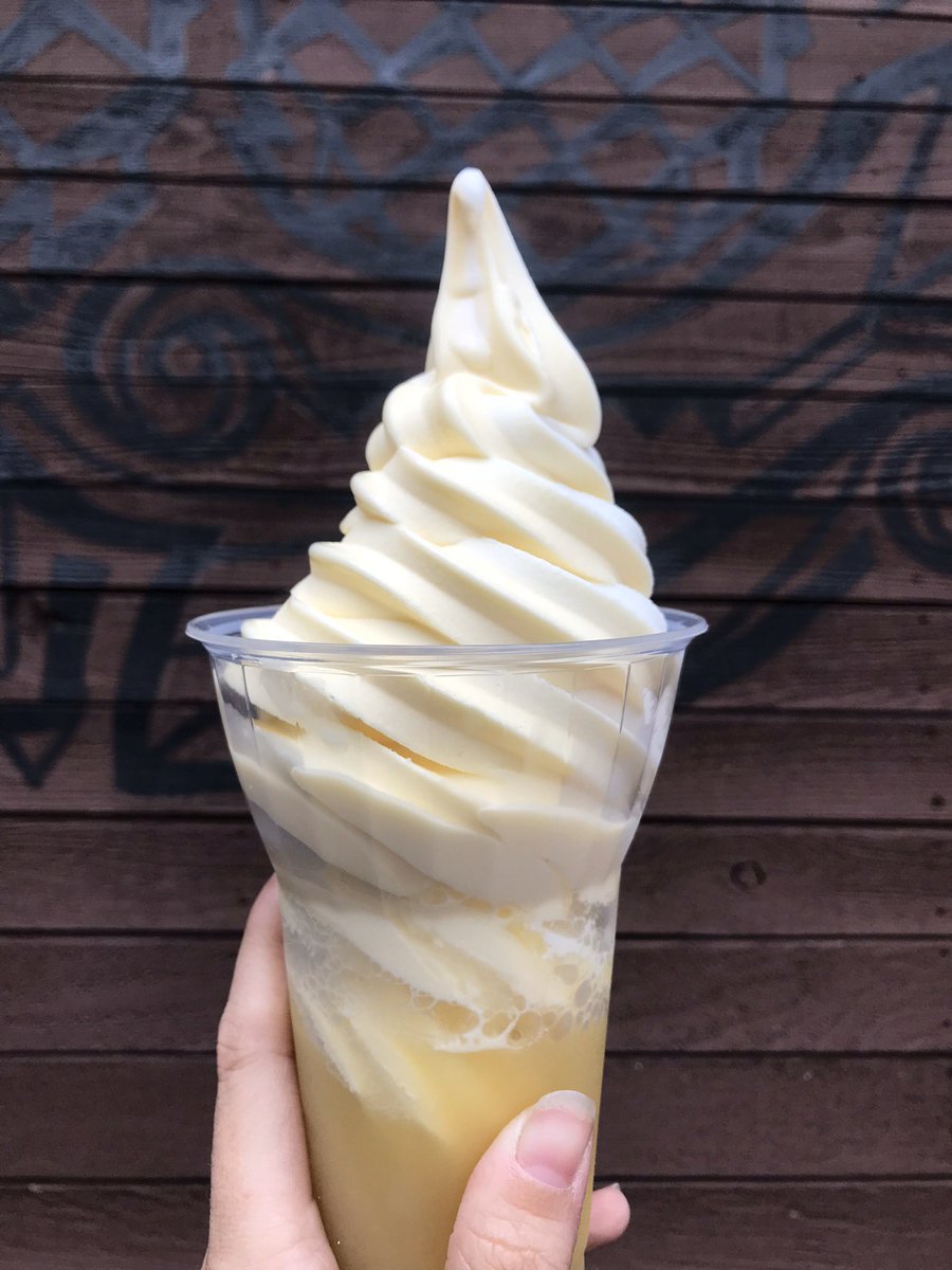TheMommaDiaries's tweet photo. I’m taking a @WaltDisneyWorld virtual vacay this week with @dsnyrunrgrl Today we’re sharing our favorite #Disney food! I can never get enough of Dole Whip floats from Aloha Aisle at #MagicKingdom YUM 😋 What’s yours?! 🍍 #WDWVirtualVacay 

#DisneyCreators @DisneyParks https://t.co/X1ec1q9Yx7