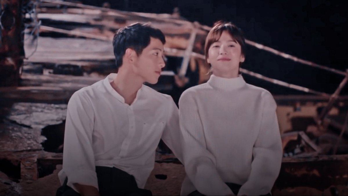 Descendants of The SunYoo Shi Jin - Kang Mo Yeon2nd leads : Seo Dae Young - Yoon Myeong JuThe entire show is such a beauty! The plots, both the leads, the entire setting and just everything. 