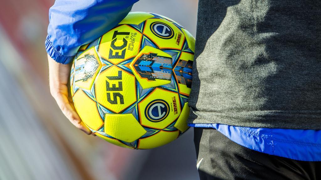 Ungdomsfotbollen är i full gång – utan föräldrar på plats: ”Polisen kommer att göra kontroller”
jp.se/artikel/ungdom…