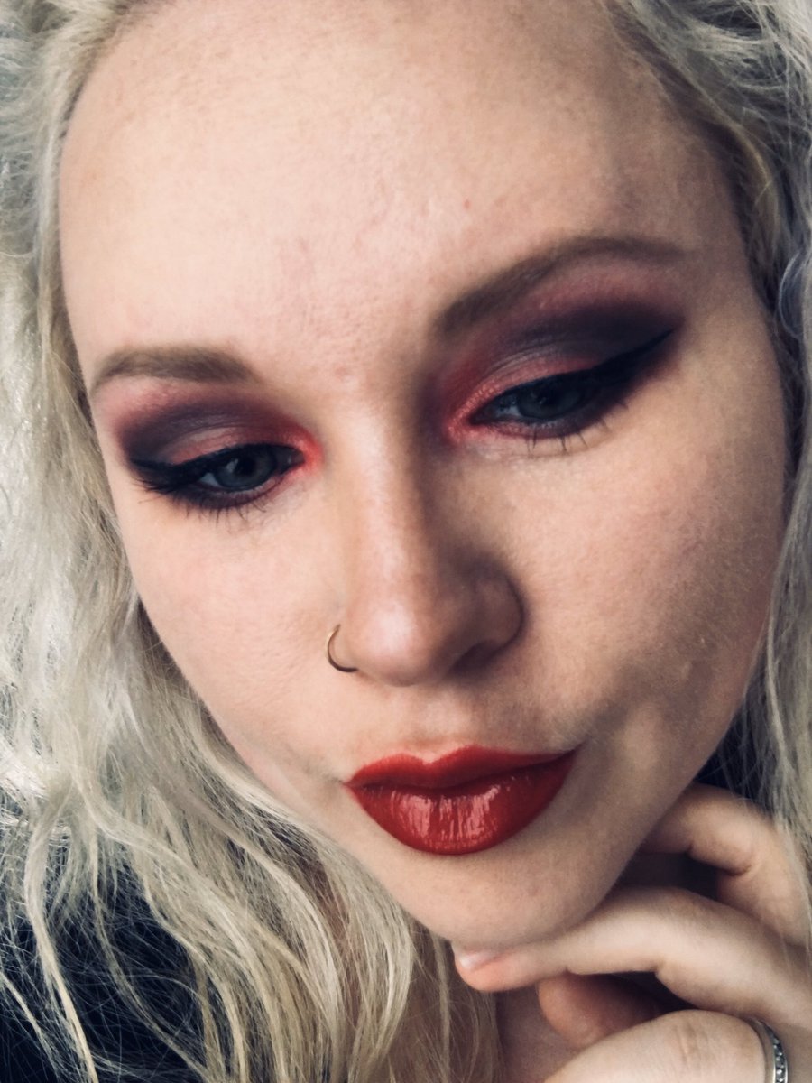 baldwin_12's tweet photo. There is no exquisite beauty without some strangeness in proportion.
@JeffreeStar #jeffreestar #jeffreestarcosmetics @shanedawson #shanedawson #ConspiracyPalette #jawbreakerpalette #VelourLiquidLipstick #redrum #makeup #makeupobsessed #dramatic #dramaticbeauty #elfcosmetics https://t.co/MdCPgeaZXR