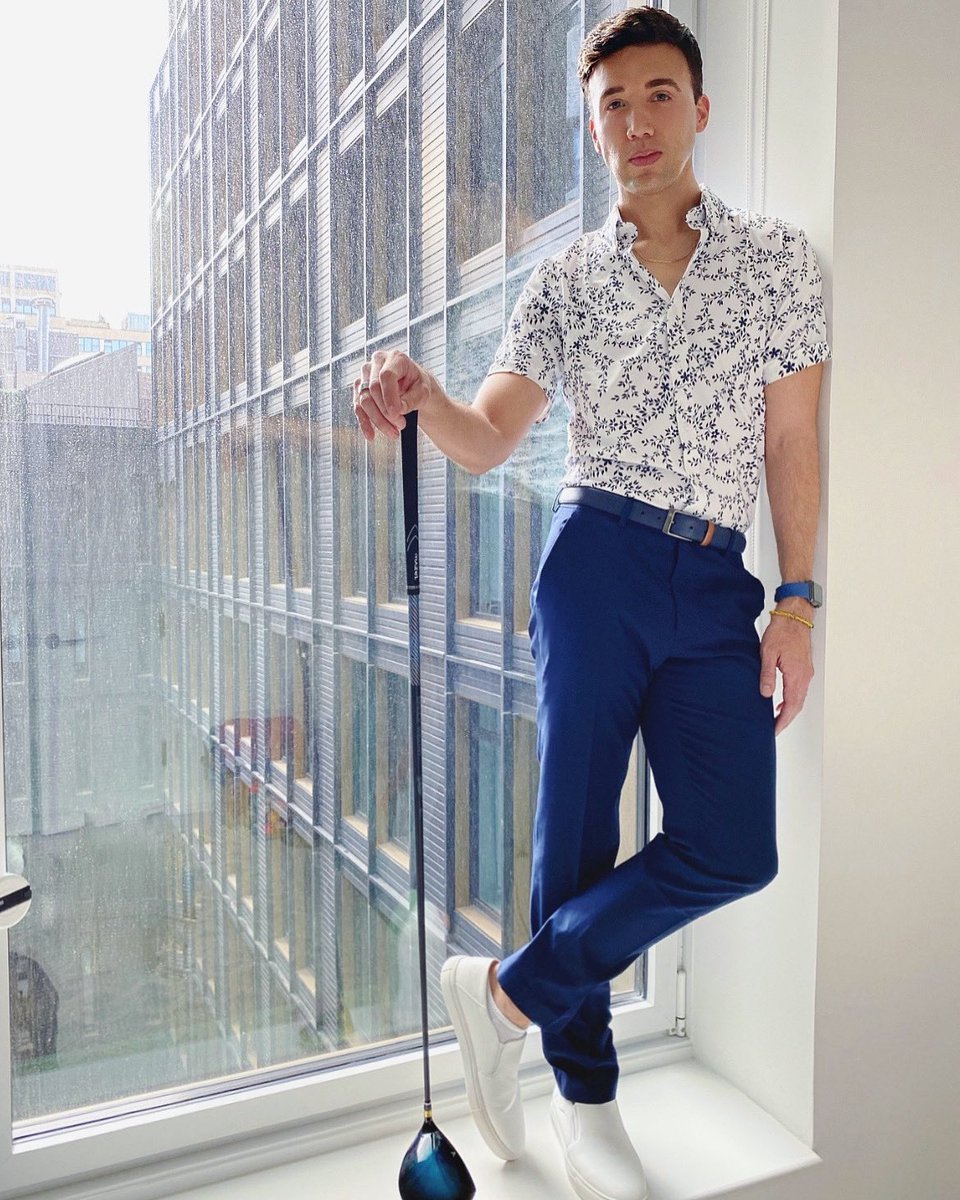 ivylevelspeak's tweet image. In an effort to slow the spread of COVID 19 I've continued to #stayhome and work from home. 💪 Constructing outfits for my work day has made a HUGE difference in helping me maintain a strong sense of normalcy. @express 🔥 #expresspartner #expressyourself #sponsored