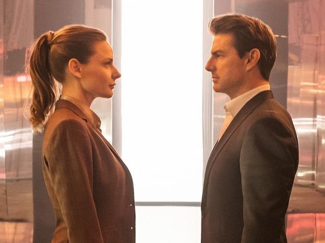 レベッカ横顔 レベッカ横顔