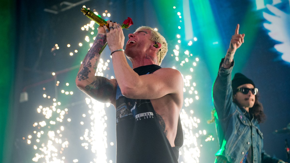 Revolvermag's tweet photo. Check out the world premiere of @hollywoodundead's new performance video for "Time Bomb," filmed pre-quarantine at their February record release show at the @O2ForumKTown https://t.co/Z5rPAurMMu https://t.co/cjKxhWGnmM
