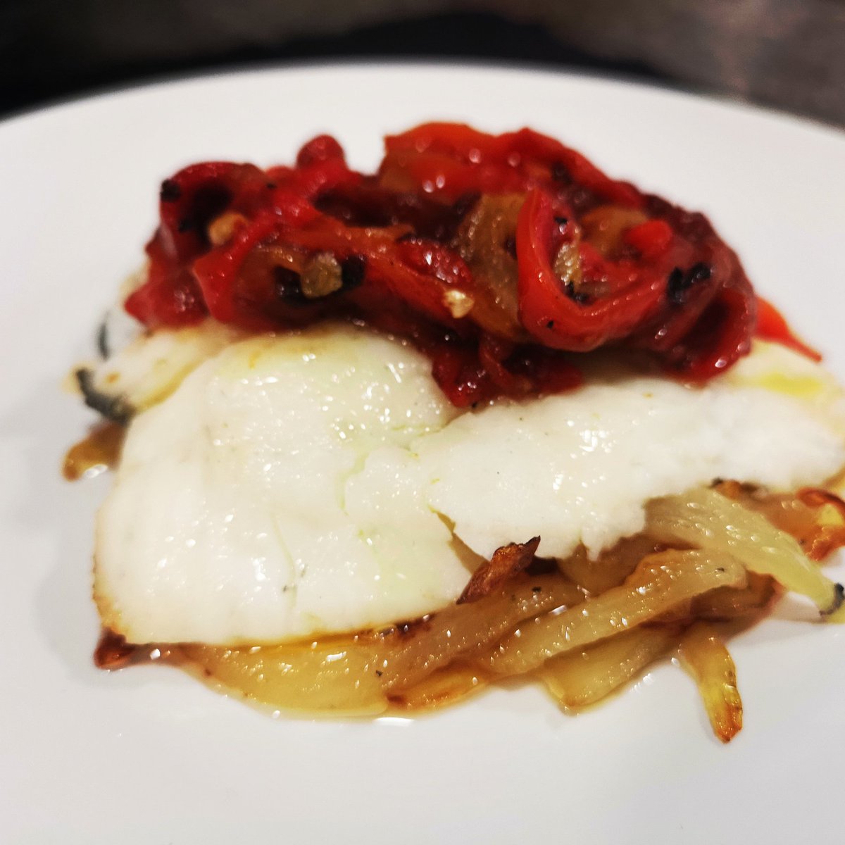 FatoVianda's tweet photo. Et voilà! Rèmol, o Rodaballo, d'una manera molt senzilla i en molt de saboooor. Però sobretot, cuinat en molt de carinyo i amor! #bonprofit #nyamnyam #rodaballo #remol #fatovianda https://t.co/7b92QveWHI