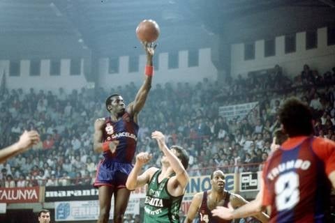 esport3's tweet photo. 📺🏀 Nit de bàsquet a Esport3!

📌23:00 Final de la Copa Korac 1987 Llemotges-Barça
📌00:30 Final Lliga Catalana 1986 Barça-Joventut https://t.co/g3ZvygU4UV