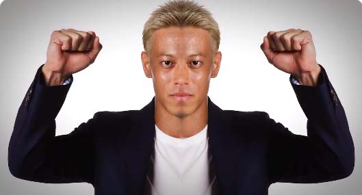 奇しくも同じ構えだ