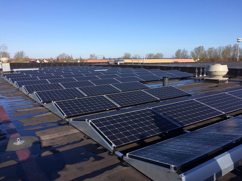 Zonnepanelenproject Zelfstroom geen initiatief van gemeente De Fryske Marren. Meer informatie: tukwenjen.nl/zonnepanelenpr…