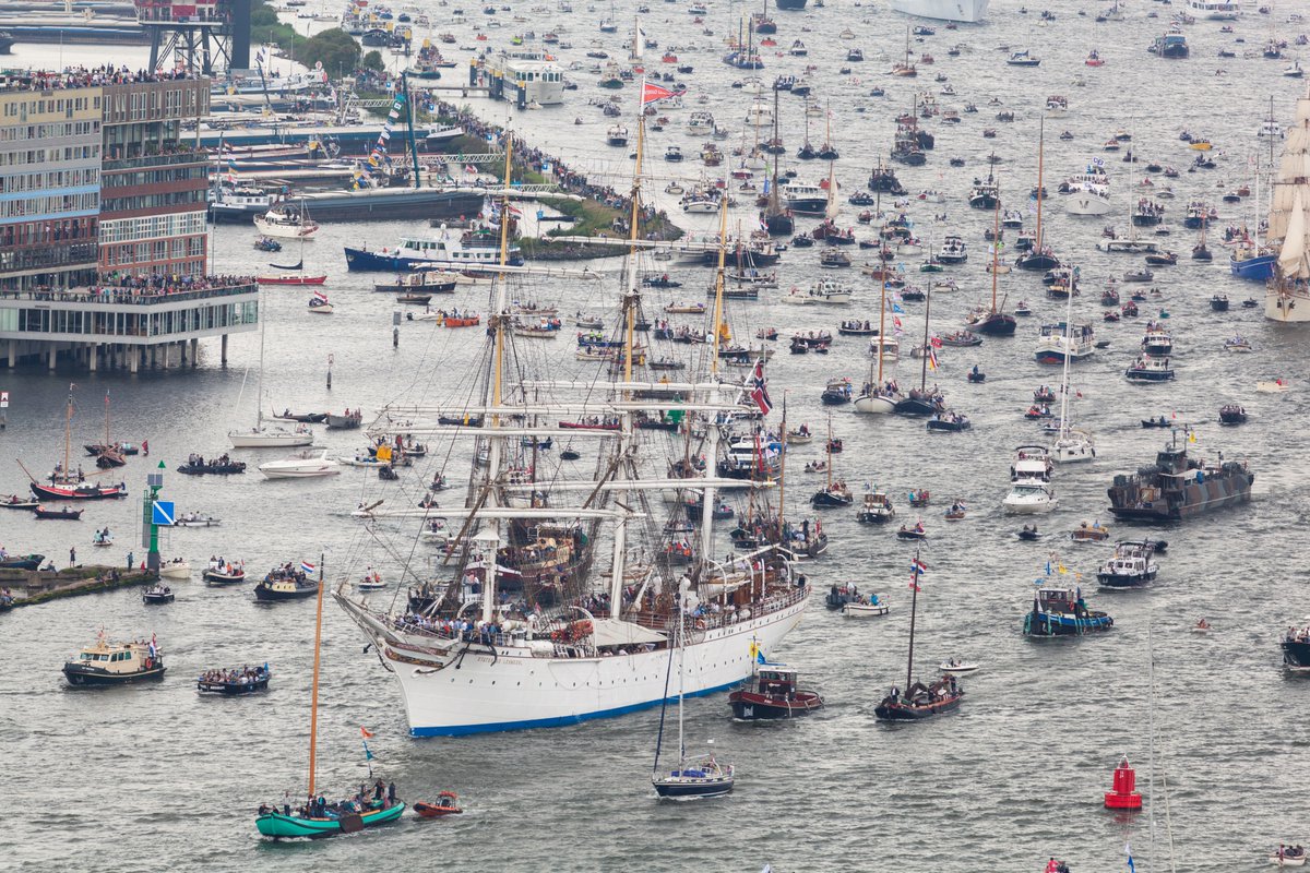 Vandaag blikken we terug naar de spectaculaire SAIL-In van 2015! Over precies 3 maanden zou de feestelijke SAIL-In plaatsvinden. Nu kijken we vooruit naar 2025, als we hopelijk in alle veiligheid een bijzondere jubileumeditie vieren! Ga jij de SAIL-In dit jaar ook missen? #WeSAIL