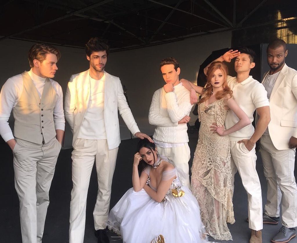 badomensabrina's tweet photo. Dom Sherwood admiring his friends is my jam https://t.co/qEZdNTG3L9