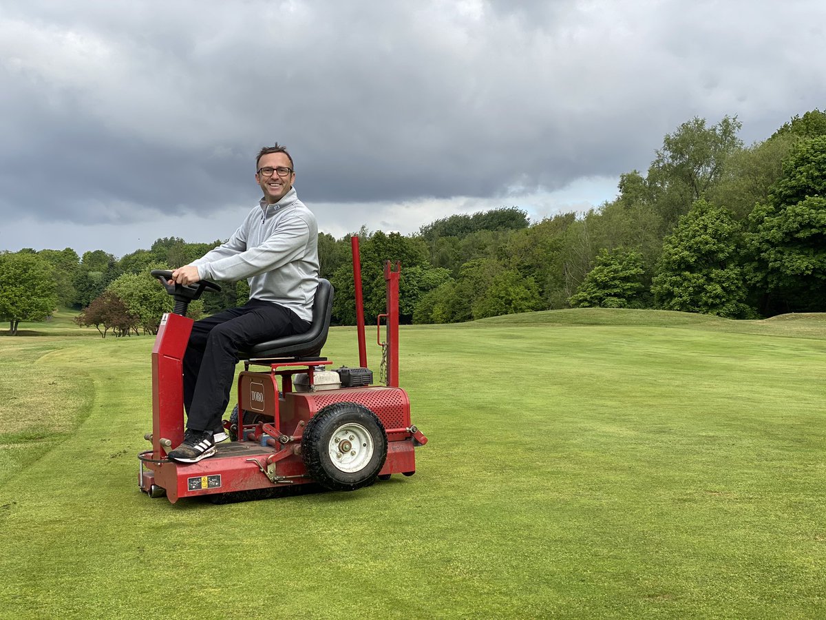 Golf_Mates_'s tweet photo. 😂😂😂😂😂

New video out at 5 pm 

#golfmates  what could go wrong @chorlton_golf @ChorltonPro  

Day 2 as a greenkeeper https://t.co/lNZ9DqVJoI