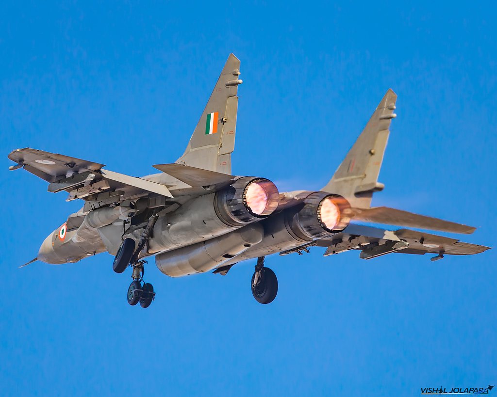 VishalJolapara's tweet photo. Full Burner💥:::::::::::::

#indianairforce #MiG29 #MiG29UPG https://t.co/aRNCy0U12W