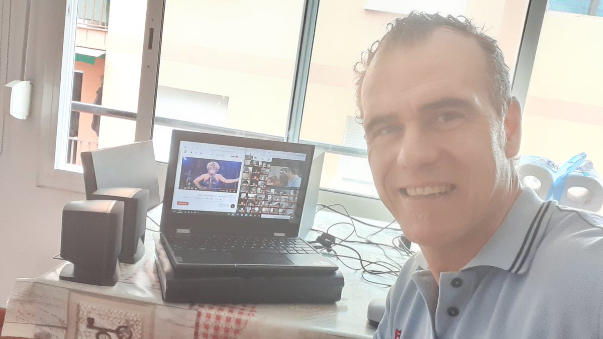 EscolaMontse's tweet photo. Seguim amb les classes dirigides des de casa

Avui sessió online d'EF per cicle inicial, on hem treballat EQUILIBRI ☝️ perquè fer exercici diari, ara és més important que mai! #somMontserrat #educaciofisica #preparaciofisica #rubiesquedaacasa #rubicity https://t.co/JuISNbdaxZ