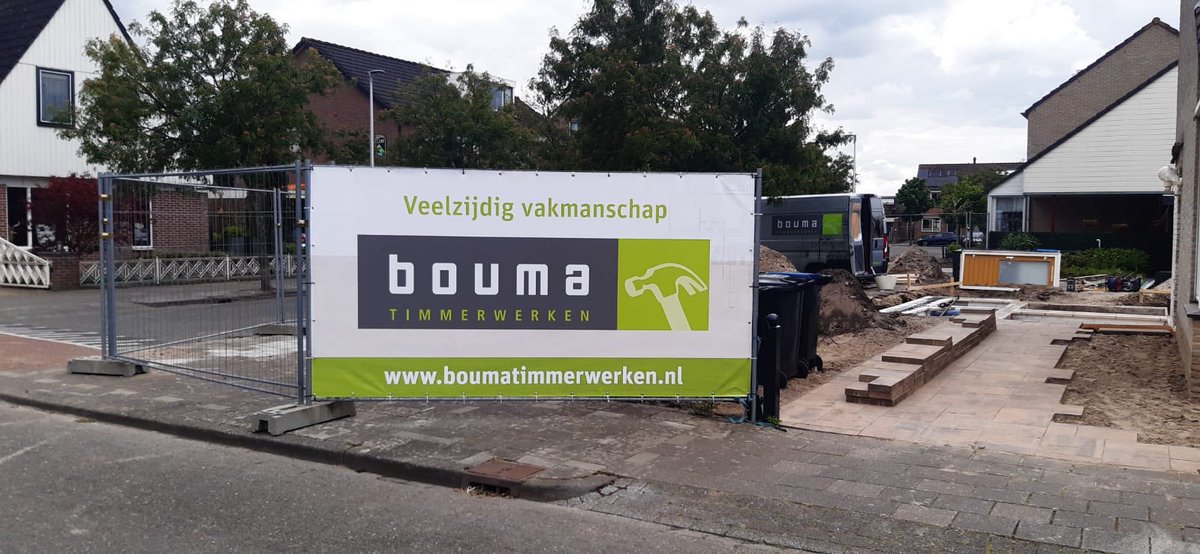 Bertil_Bouma's tweet photo. Weer begonnen aan ons volgende #project. Dankzij onze nieuwe bouwhekdoek nu goed te zien waar we bezig zijn. https://t.co/8kZGl7xhNn
