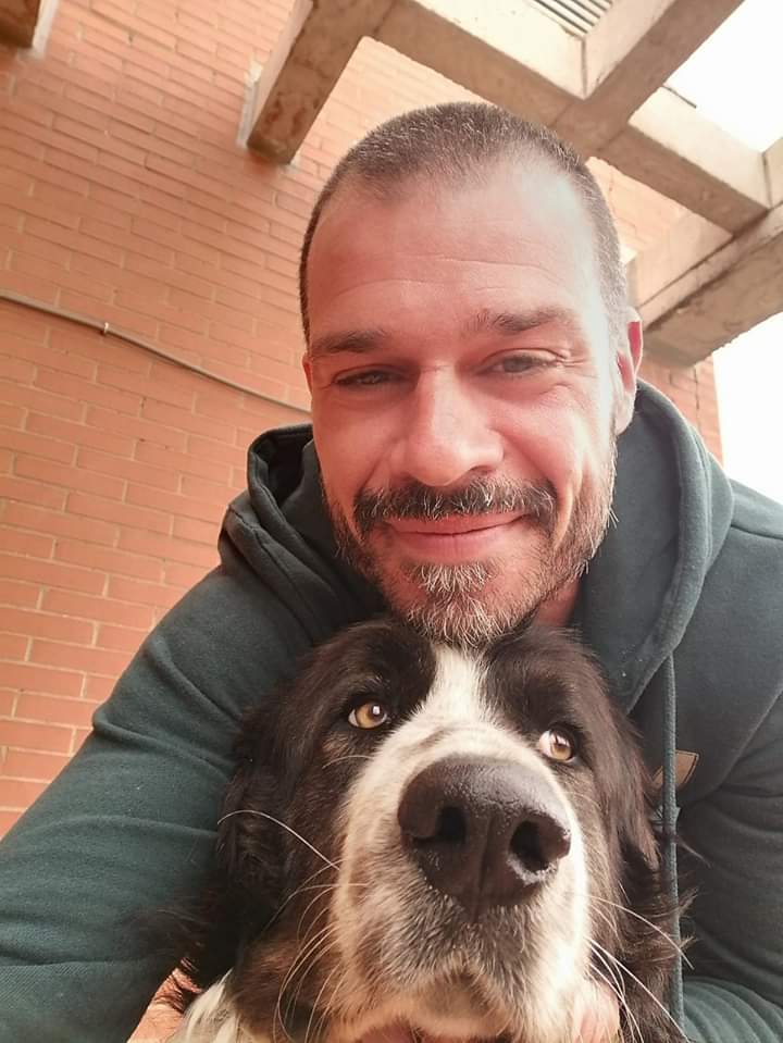 Batallon_Merida's tweet photo. Hoy nos despedimos de Sultán que está de camino al País Vasco. Y queremos agradecer a Hugo, su casa de acogida, todo lo que ha hecho por él ❤. Y muchas gracias a Petri y la aso Border sin fronteras, por ayudar a movilizar todo.
#AdoptaNoCompres 
#BatallónPerruno https://t.co/Wi7ADo49uT