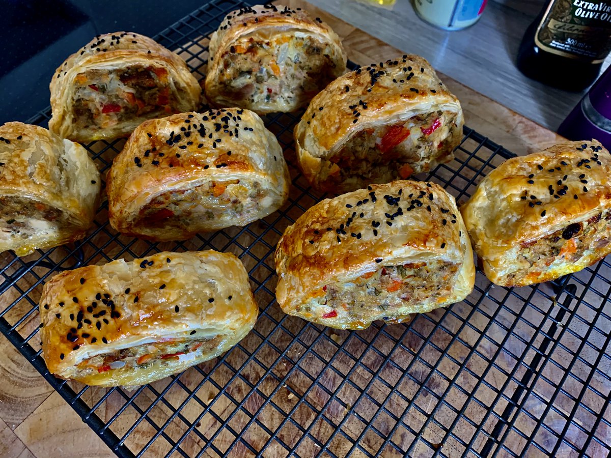 My version of Tom Kerridge Pork, lentil and veg sausage rolls Mine are #pork #chicken #lentils #redpeppers #cauliflower #carotts #onion #garlic #breadcrumbs #thyme #parsley #fennelseeds #seasalt #pepper #Nigellaseeds  #BlackOnionSeeds @cheftomkerridge